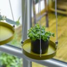 Függő dekoratív fém tálca, aranysárga, 14 cm átmérőjű